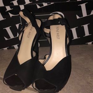 Like New Nine West 6.5M Black Leather Sandals